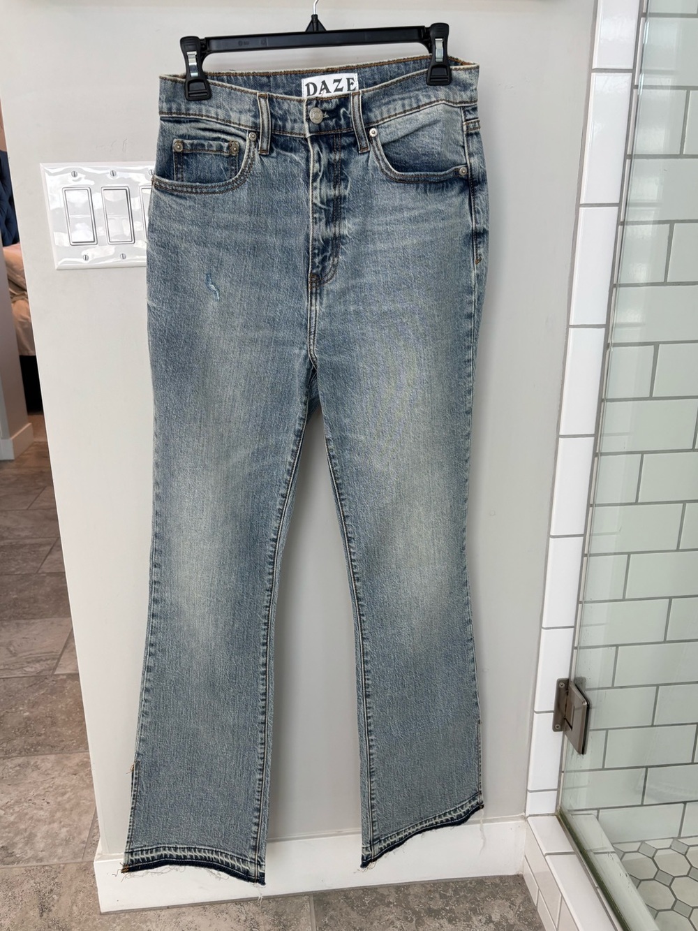 Women's Light Wash Straight Jeans